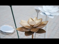 Sculpture en acier inoxydable