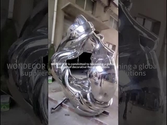 Sculpture en acier inoxydable