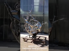 Sculpture en acier inoxydable