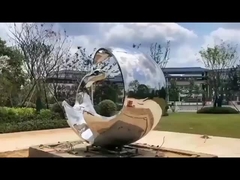 Sculpture en acier inoxydable